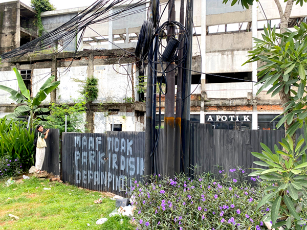 90年代に音楽好きが集まってヘロインを使ったという薬局の跡地