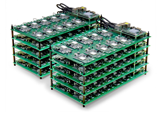 無線機100台収容した試験環境