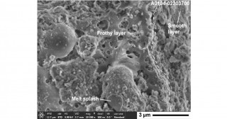 日焼けで隠された水に富む小惑星リュウグウの素顔